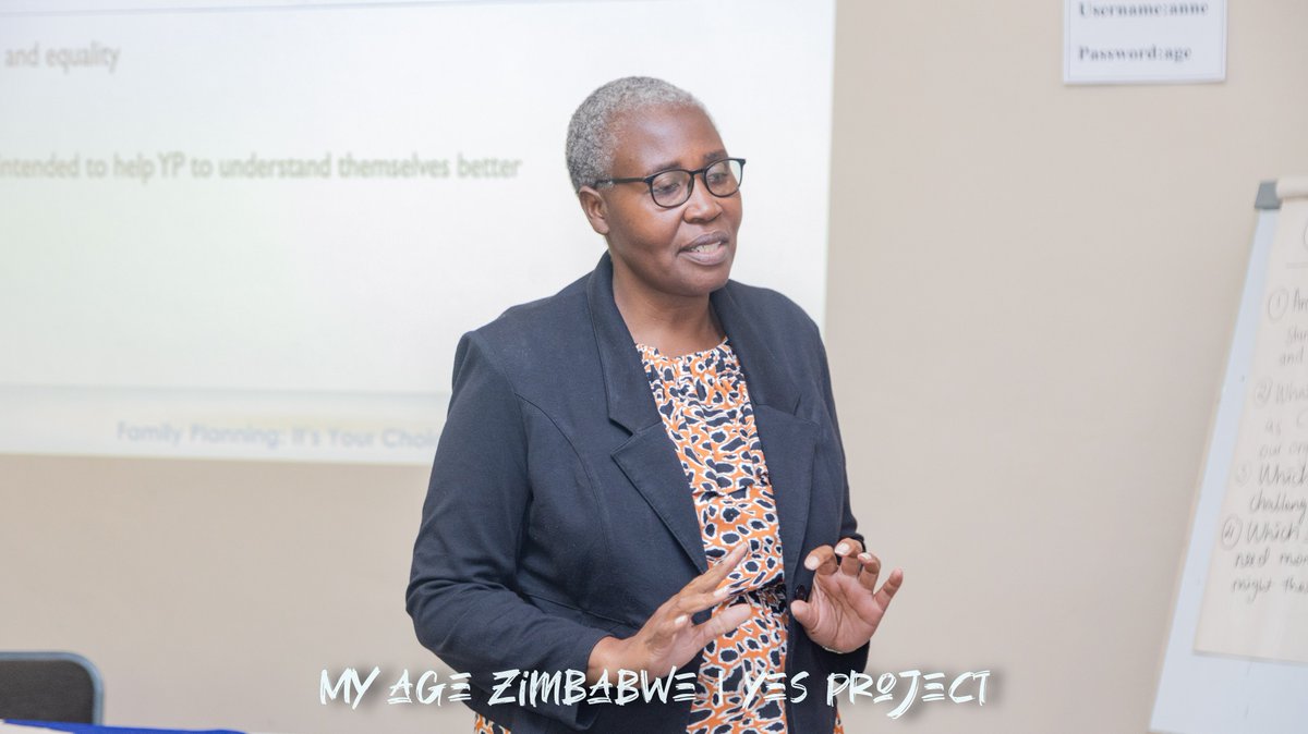 @FadzaiMaposa from @ZNFPCOfficial unpacks the CSE Manual Guide Session that is being used in Zimbabwe. @amplifyfund @hivosrosa @ippf @IPPFAR @naczim @euinzim @UNFPA_Zimbabwe @UNZimbabwe @NLinZimbabwe