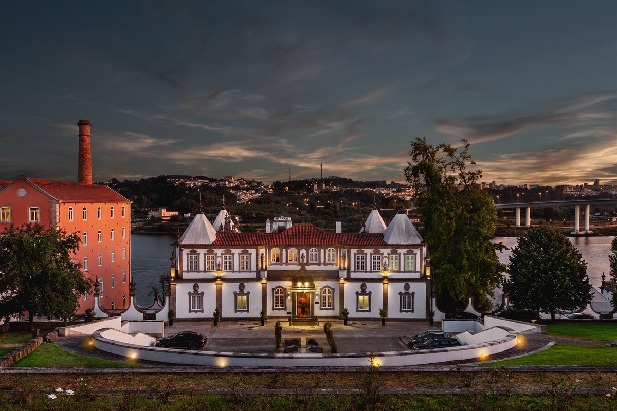 Can you guess the name of this hotel?
Tip: it is located in Porto and is a distinguished member of The Leading Hotels of the World.
•Pestana Porto Vintage or
•Pestana Palácio do Freixo - Pousada &amp; National Monument