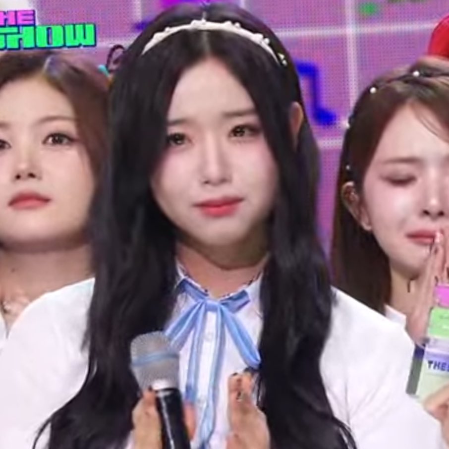 i hope you know how much you deserved this chaeyeon <3 #tripleS1stWin
#GirlsNeverDie1stWin