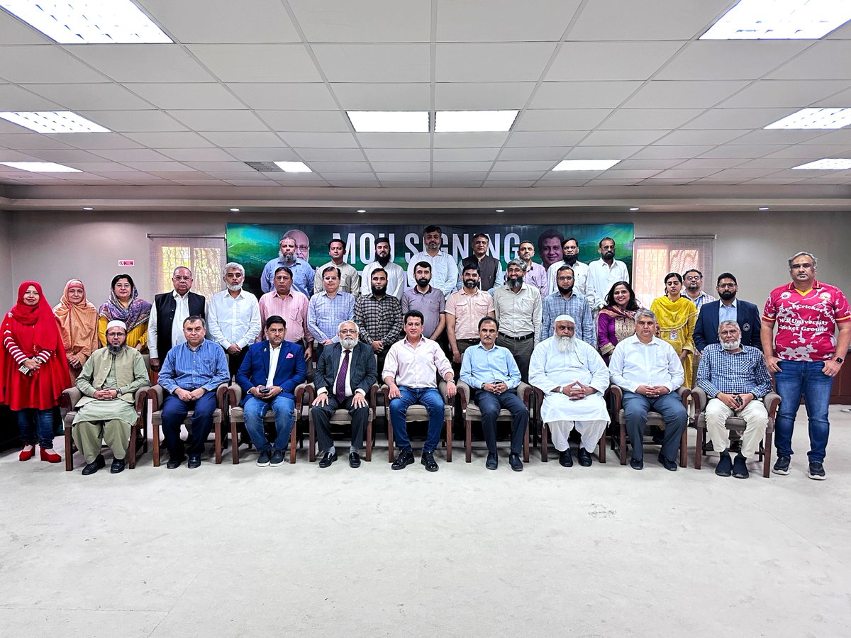 A momentous occasion at NED University in Karachi as @LahoreQalandars and @NEDUETOfficial signed an MoU to launch the NED-Qalandars High-Performance Centre! This state-of-the-art facility is set to empower athletes and nurture talent like never before. #NEDQHPC