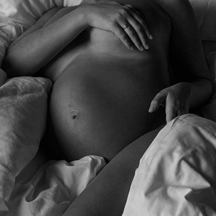 mordakowa_'s tweet image. A tak czysto teoretycznie... Chcielibyście przeczytać reakcję Connora na wieść o małej Hope? 🥹 #strategiamiłosna