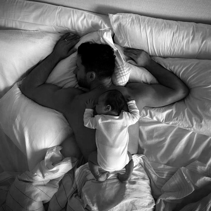 mordakowa_'s tweet image. A tak czysto teoretycznie... Chcielibyście przeczytać reakcję Connora na wieść o małej Hope? 🥹 #strategiamiłosna