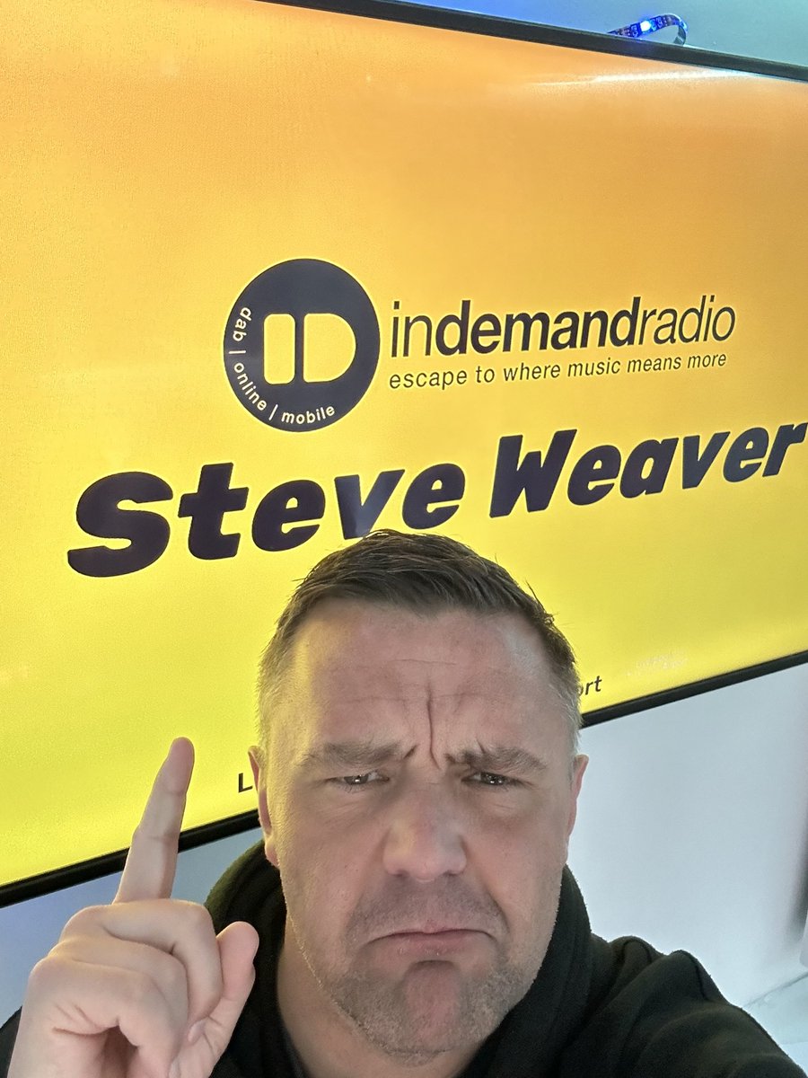 Who da fuck is that guy 😅😁😎❤️ @InDemandRadioUK #Liverpool #localradio #dj #whodafookisthatguy