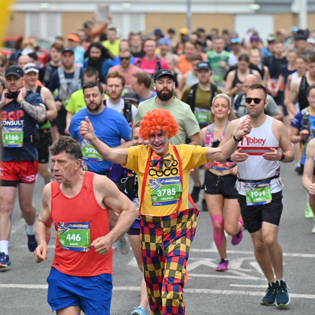 They dress to impress. Did you see anyone running in fancy dress last Sunday?🤩 #runforall #robburrowleedsmarathon #leedsmarathon #leedshalf #leedshalfmarathon