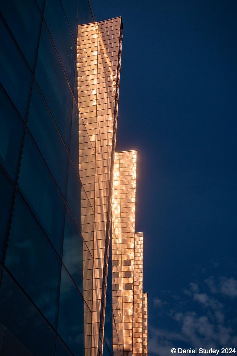 #Birmingham UK, the #copper tiles on the #architectural details of the @UtilitaArenaBHM 😎 #BirminghamWeAre #AllShapes #AllStyles #FullColourNoFear