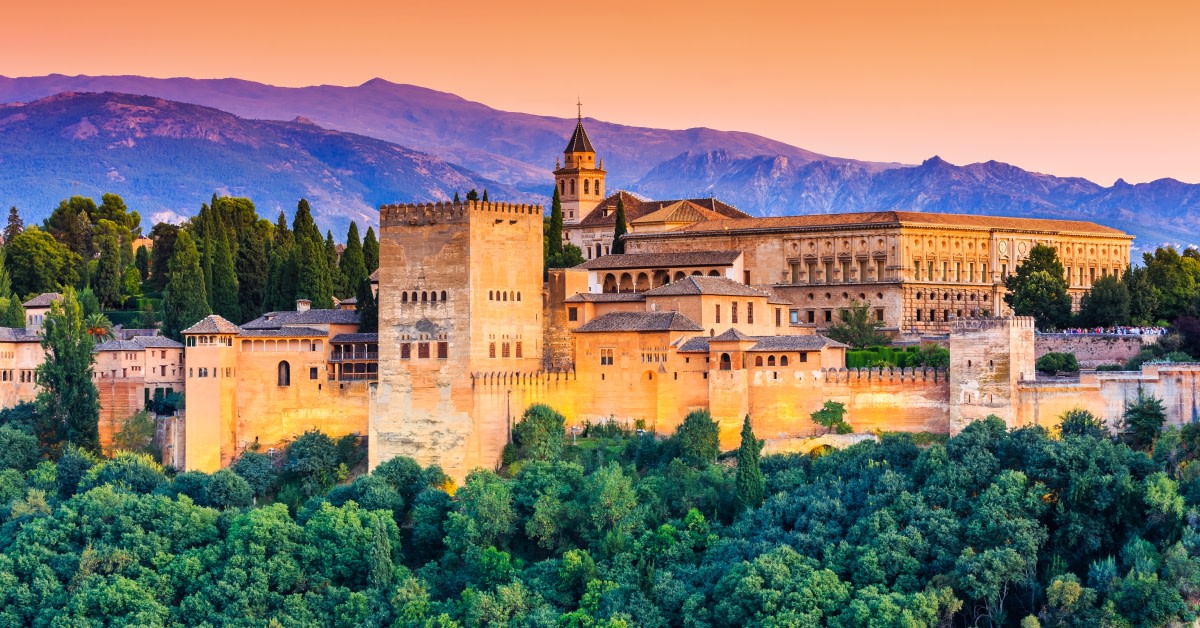 Take a journey through #Spain's cultural gems😍: 

From #Barcelona's stunning modernist sites like Casa Batlló & Park Güell, to Costa Brava, 🌊 where Salvador Dalí found inspiration, & #Granada's majestic Alhambra palace.🏰

👉 tinyurl.com/2r3s4yce 

#VisitSpain #SpainUrban