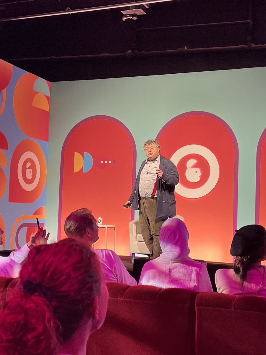 Rory Sutherland brings some behavioural truths to the stage - some sectors need category marketing, not individual brand battles - e.g. EV brands should stop focusing on individual range - overall it’s a negative association…#aweurope24 @rorysutherland