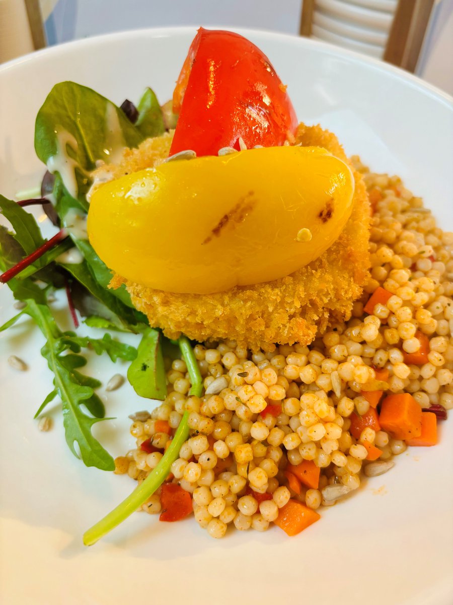 Today in St Peter's EDUkitchen we are serving; - Beef Burgers topped with your choice of pulled pork or cheese - Moroccan Chicken Tagine with Bulger Wheat - Panko Breaded Goats Cheese with Giant Couscous #greathospitalfood @LoveBritishFood