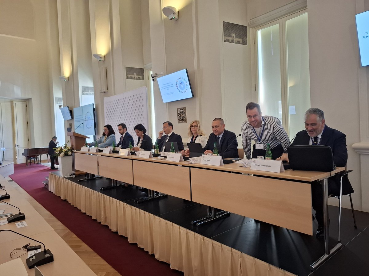 "We need to preach less and listen more" remarked <a href="/CharlesTPowell/">Charles Powell</a> about the EU relation to Latin America. Great  opening of conference "Czechia and Ibero-America" with <a href="/JanLipavsky/">Jan Lipavský</a> <a href="/Almagro_OEA2015/">Luis Almagro</a> <a href="/MarianaLlanosHa/">Mariana Llanos millanos@bsky.social</a> <a href="/allamand/">Andrés Allamand</a> and other great speakers at <a href="/CzechMFA/">Czech Ministry of Foreign Affairs</a>
