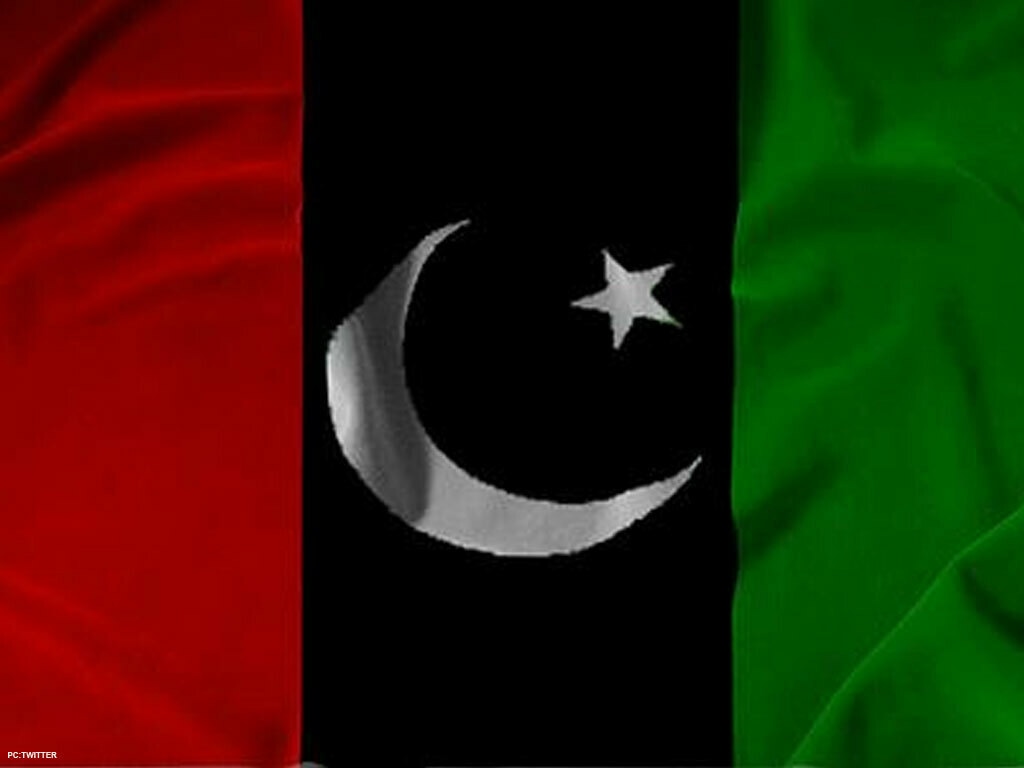 @nizshaz29 The real difference between ppp and other political parties is the level of tolerance and absorption. Ppp practices patience and can also digest criticism and answer back with logic whereas other political parties lack such attributes.
