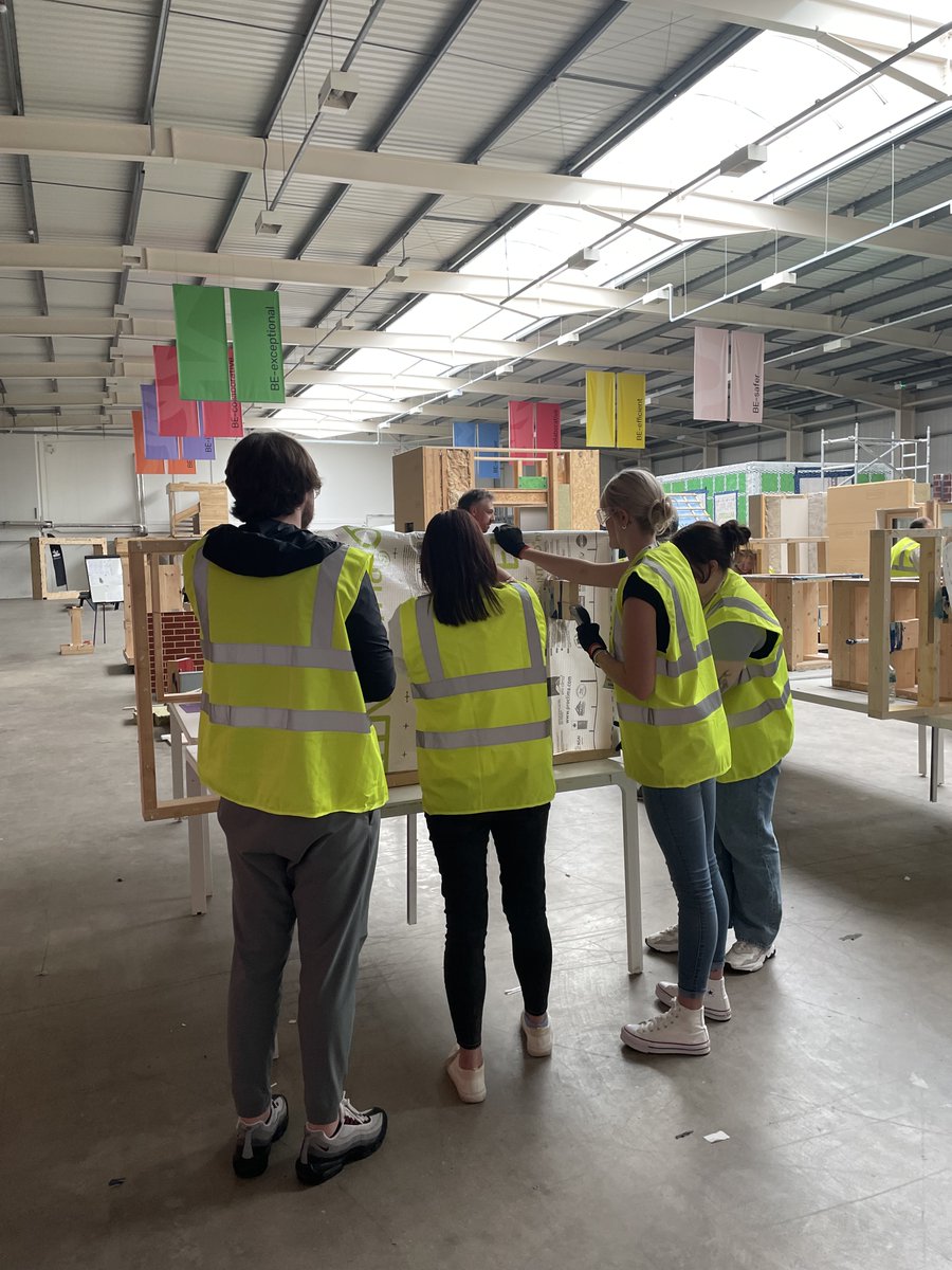 A busy week of events kicked off yesterday with a visit from @GEM_Housing. The GEMs got the opportunity to get hands on with our Passivhaus rigs, WikiHouse and digital construction kit.