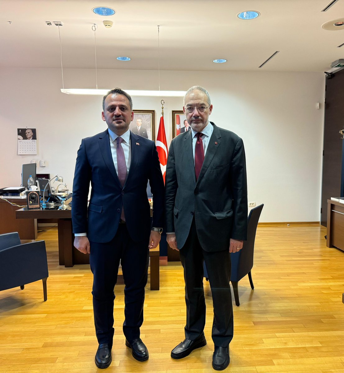 eminogluenes's tweet photo. Türkiye Günleri ve Çocuk Şenlikleri Programı için Bosna Hersek’teyiz. 🇹🇷🇧🇦

Büyükelçimiz Sadık Babür Girgin'e, Yunus Emre Enstitüsü ve Türkiye Maarif Vakfı Bosna Hersek temsilcilerimize misafirperverlikleri için teşekkür ediyoruz.

📍Saraybosna, Bosna-Hersek https://t.co/1r6ECgJxWY