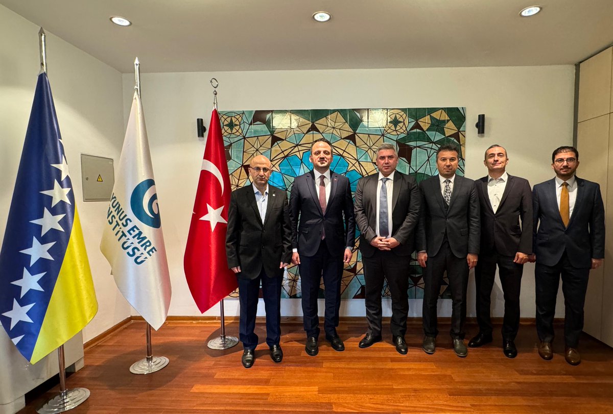 eminogluenes's tweet photo. Türkiye Günleri ve Çocuk Şenlikleri Programı için Bosna Hersek’teyiz. 🇹🇷🇧🇦

Büyükelçimiz Sadık Babür Girgin'e, Yunus Emre Enstitüsü ve Türkiye Maarif Vakfı Bosna Hersek temsilcilerimize misafirperverlikleri için teşekkür ediyoruz.

📍Saraybosna, Bosna-Hersek https://t.co/1r6ECgJxWY