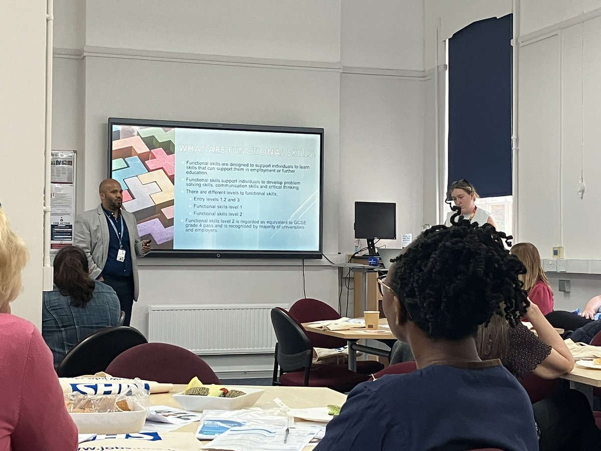 Great to hear about the importance of maths & English in the workplace from Jay @LeicesterColl and how colleagues @Leic_hospital can access development and qualification through functional skills (not like school) to support career development #LearningAtWorkWeek2024 #apprentices