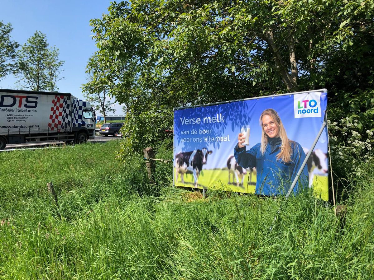 Zó ‘top’ onze boeren en tuinders, kwekers en telers maken terecht met 3.000 posters duidelijk wat het belang is van onze essentiële Nederlandse land- en tuinbouw, uw voedsel en hun bestaan. Daarom deze campagne ‘Boer zit er doorheen’ voor noodzaak van voedselstrategie <a href="/LTONoord/">LTO Noord</a>