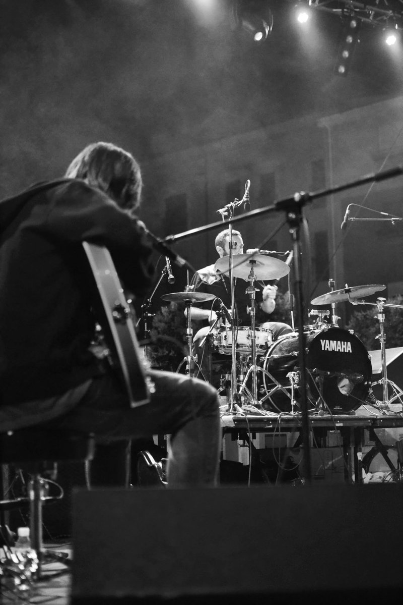 Caldo y Rabas (@lento_centellas) on Twitter photo En agosto de 2014 fue el último concierto de Teletransportarse a Soria en un festi de ésos donde te tratan con amor, el Carmencita en Veguellina de Órbigo.
Este jueves volvemos a hacerlo en <a href="/SirocoSala/">Sala Siroco</a> y tengo muchas ganas!
Entradas: tickets.intromusica.com/entradas/es/el…
📸 <a href="/NachoIglesias87/">Nacho Iglesias</a> En agosto de 2014 fue el último concierto de Teletransportarse a Soria en un festi de ésos donde te tratan con amor, el Carmencita en Veguellina de Órbigo.
Este jueves volvemos a hacerlo en <a href="/SirocoSala/">Sala Siroco</a> y tengo muchas ganas!
Entradas: tickets.intromusica.com/entradas/es/el…
📸 <a href="/NachoIglesias87/">Nacho Iglesias</a>