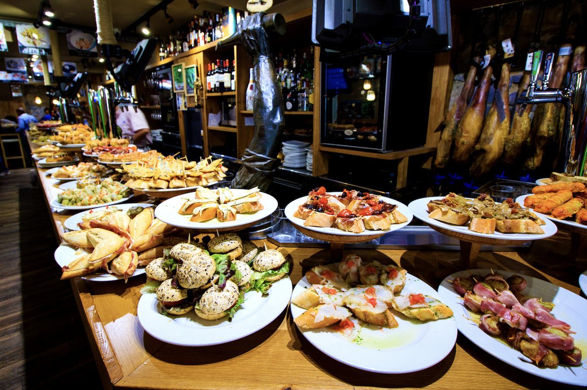 Spanish omelette, patatas bravas, olives, croquettes, and gilda… These are all popular tapas dishes, but which is your favourite? Tell us in the comments! 😋 🇪🇸 Discover more classic tapas dishes ➡️ bit.ly/4ailj89 #VisitSpain #SpainGastronomy