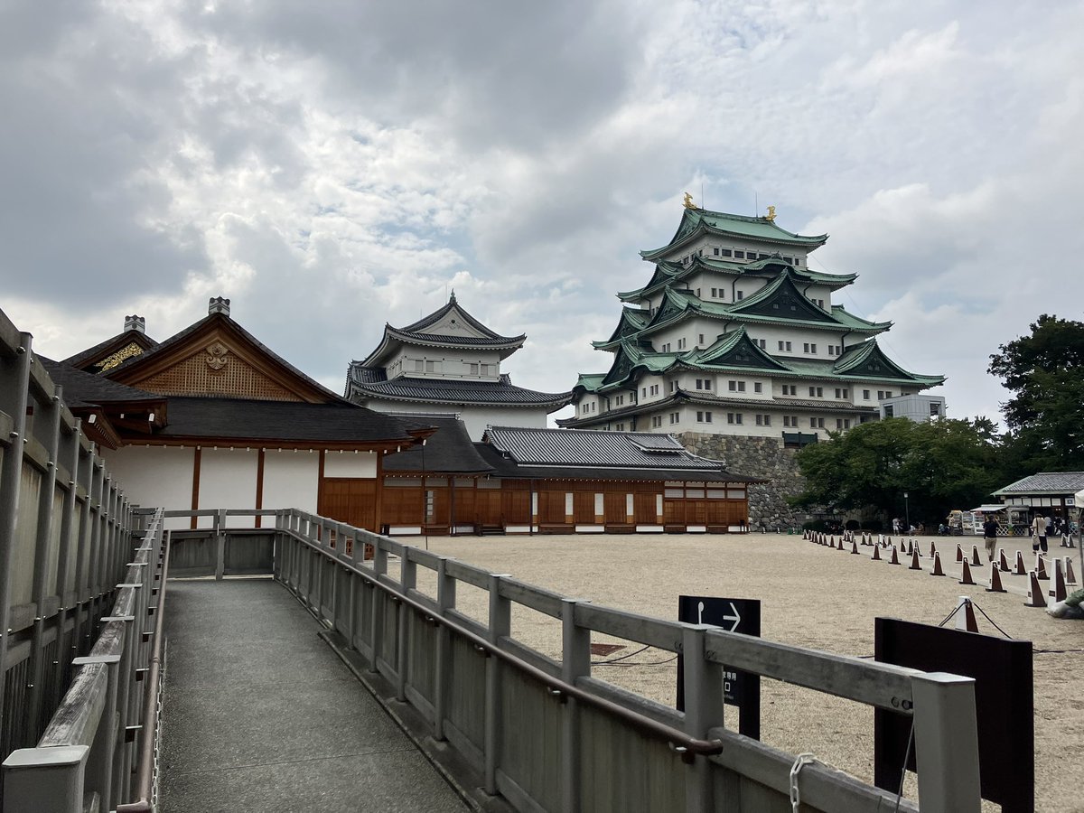 #お城の写真募集 
突然ですが、名古屋城の写真を募集しても良いですか。