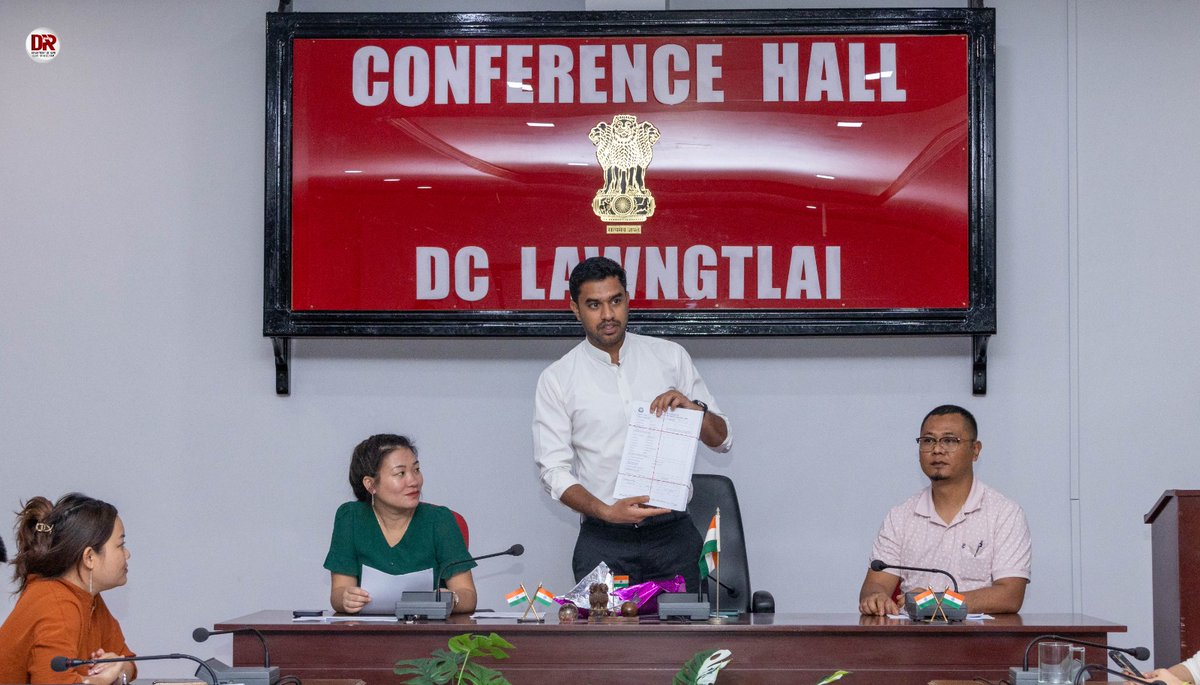 Vawiin khan Lawngtlaiah LADC hnuaia VC Inthlanpui, 2024 atana final electoral roll leh Lawngtlai Chandmary bial MDC by-election atana draft electoral roll te chu DC Conference Hall-ah tlangzarh a ni dipr.mizoram.gov.in/post/lawngtlai…