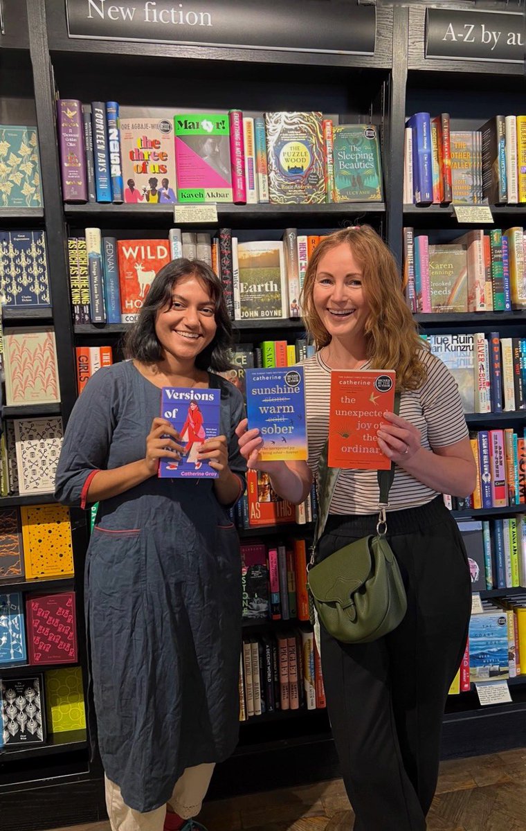 Next we went to @WaterstonesTraf where we loved talking to Thuvaja and Steve, and Cath signed copies of a couple of her non-fiction books ✨