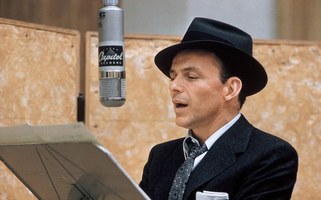 Há 26 anos perdíamos Frank Sinatra!!! Qual a sua canção predileta deste saudoso intérprete, conhecido como 'The Voice', um recordista de vendas de discos no século em que viveu? #ripfranksinatra #franksinatra #jazz #worldmusic #crooner #confrariafloydstock