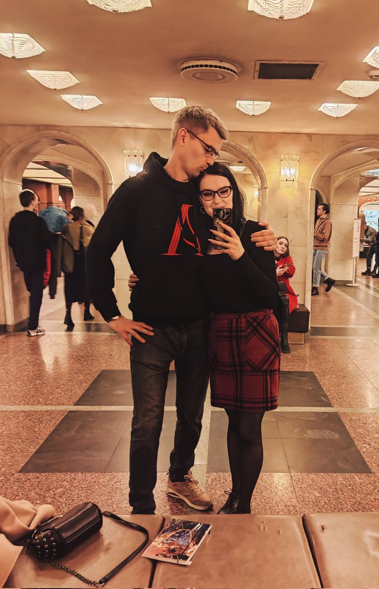 Никогда не была в Тбилиси, но вот тред с упоминанием этого города или как я думала, что больше не натолкнусь на мудаков после терапии и абьюза, но нет.
Прикрепляю фото, чтобы не было чувства, что я сошла с ума и человек все же был со мной
1/24