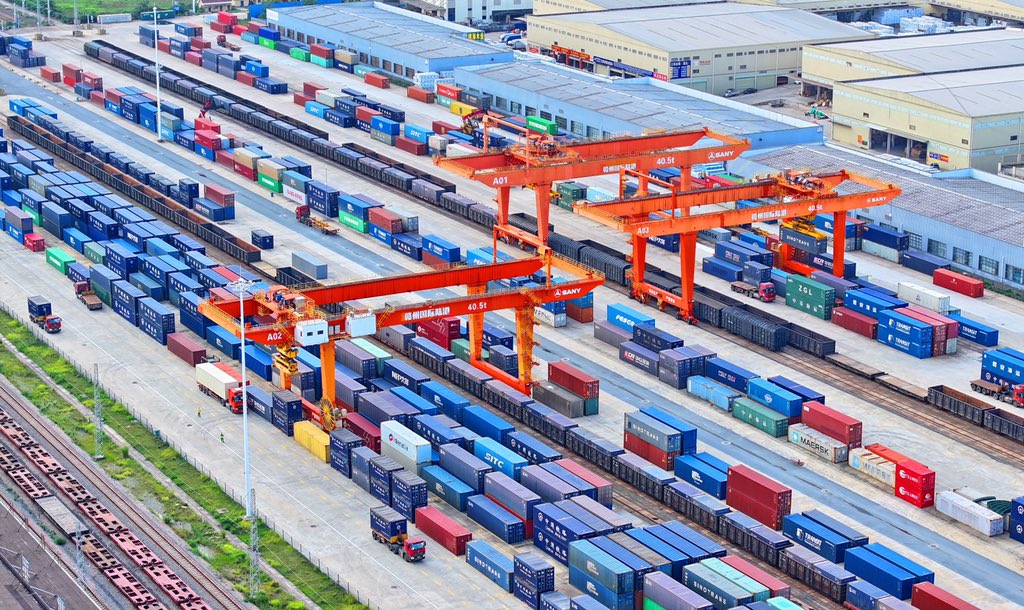 #CEIndex The number of China-Europe freight train services increased by 10 percent year on year to 6,184 trips in the first four months of 2024, the China State Railway Group Co., Ltd. (China Railway) said on Monday.
