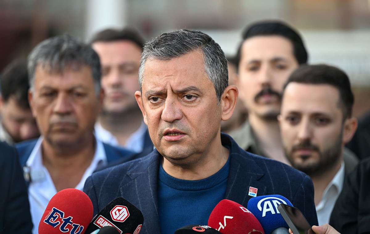 🔗 CHP Genel Başkanı Özgür Özel: Soma'dan bugüne Türkiye'de 649 madenci daha öldü. Yani Soma'dan bugüne 2 Soma daha oldu. Ama kimsenin haberi olmadı.
