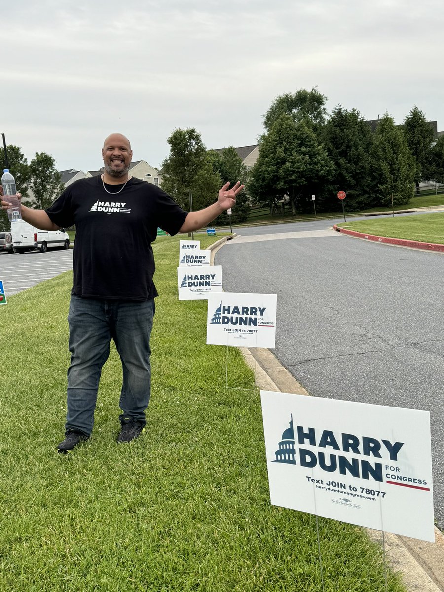 It’s Election Day! Meet me at the polls and cast your vote for Harry Dunn! 😊 Find your polling location: harrydunnforcongress.com/vote/