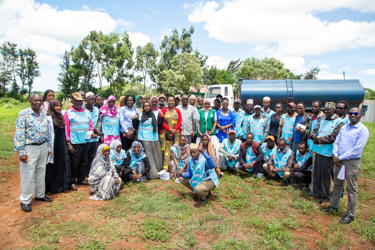 KILELEHealthKE's tweet photo. Joan Wangare, #KILELE Survivor Coordinator conducted a session with CHPs in Marsabit on 18/4/24, emphasizing the importance of mobilizing communities and providing accurate information about HPV vaccine.
@FINDdx
@Merck
@AmericanCancer
@CR_UK
#KILELEHealth #ACHA #DontDropTheBall https://t.co/NpG0lusNoD