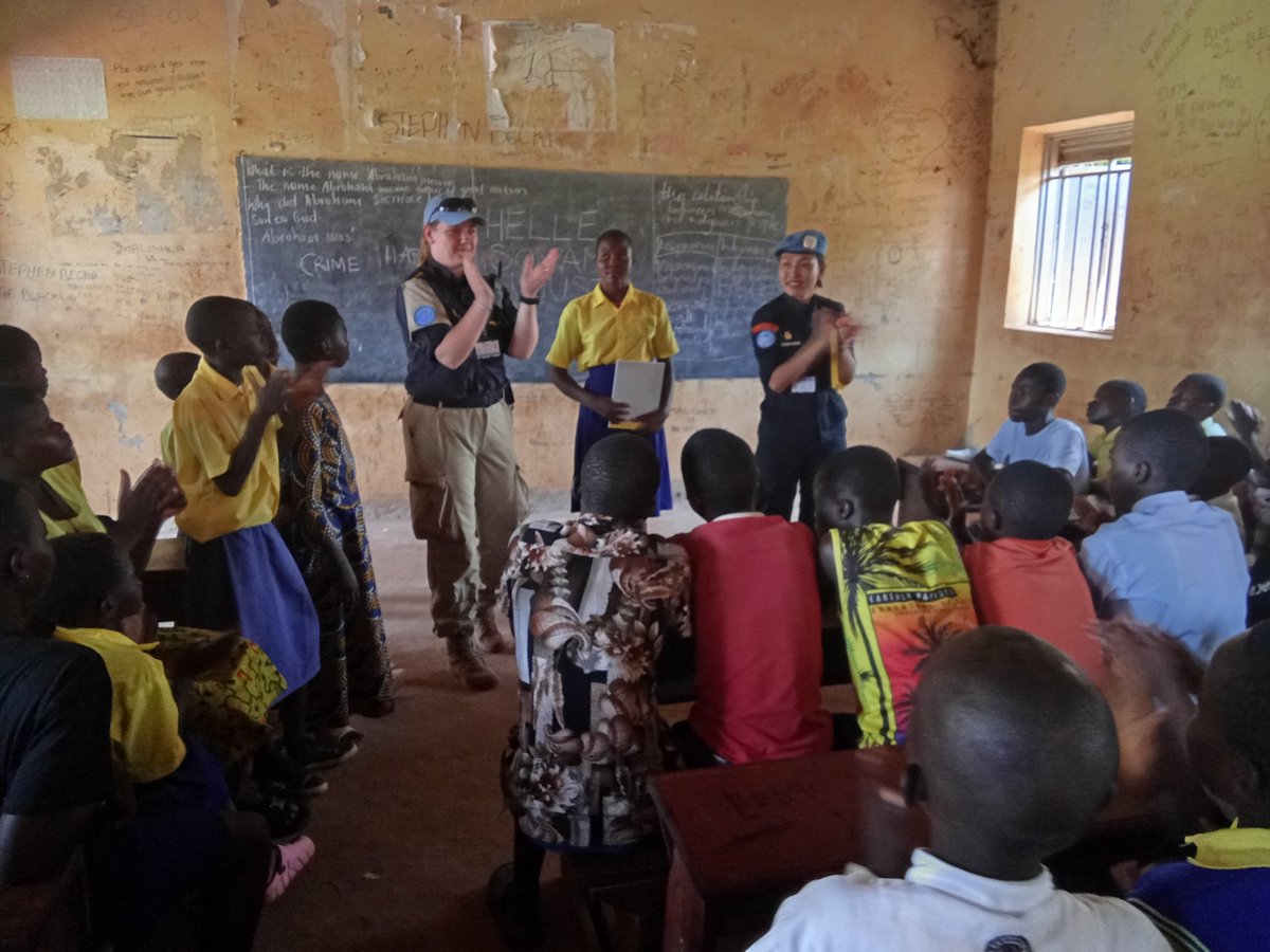 #PeaceBegins when children are protected! At a sensitization conducted by #UNMISS @UNPOL officers, 150 students in Yambio, #SouthSudan, learnt to ✅identify sexual and gender-based violence ✅report crimes to the police #A4P