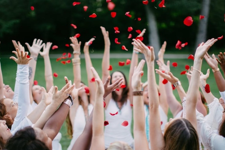 🟣 Aquesta tarda, la @bibliorubi acull el Cercle de dones. 🌟 Un espai per prendre consciència del cos físic, emocional i energètic. 🕕 18 h 📍 Biblioteca ➡️ ow.ly/VRQY50RFlq9 #rubicity