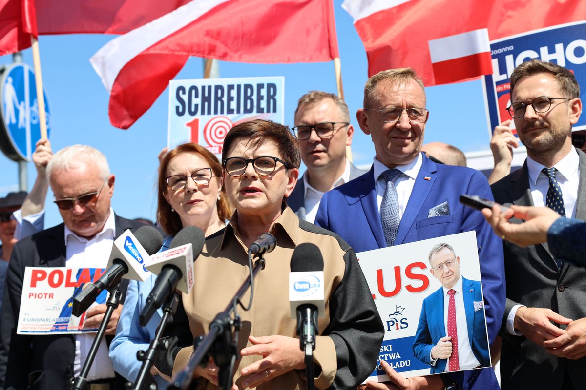 💬 Wiceprezes @BeataSzydlo w Łowiczu: Dzisiaj Unią Europejską rządzą biurokraci, lobbyści i niestety ugrupowania, które mają za nic bezpieczeństwo i właśnie wartości europejskie. Próbują wcisnąć ludziom różnego rodzaju ideologie, jak np. Zielony Ład.