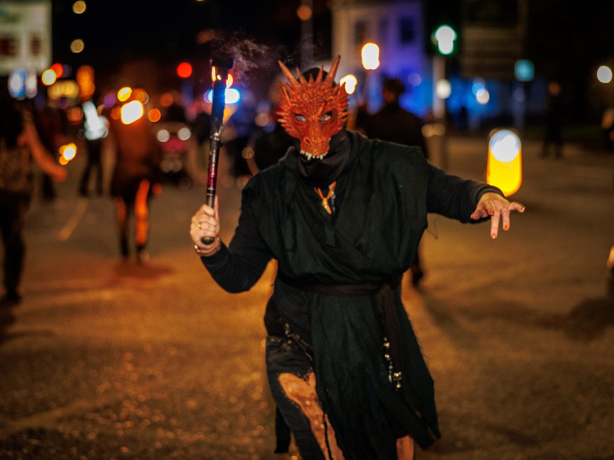 Encounter Festival’s highly anticipated Torchlight Procession returns on Saturday, 21 September 2024 🔥 With funding now confirmed from @ace_national, we’re hoping the procession will be bigger and better than ever! 📸Michael Porter
