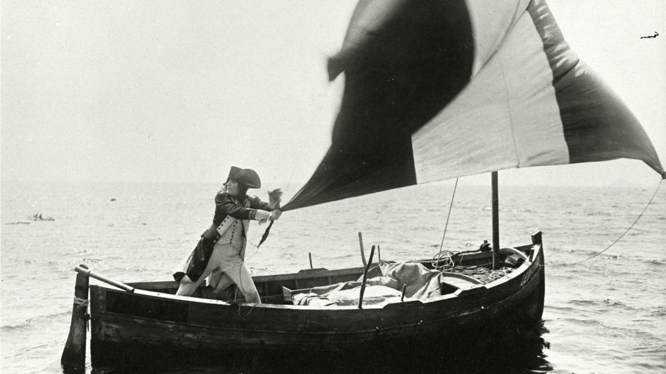 #Cannes2024 Restauration du #Napoléon d’Abel Gance, l’histoire d’une longue renaissance Ce chef-d’œuvre monumental du cinéma muet (1927), restauré pendant plus de 16 ans par la @cinemathequefr avec le soutien du @LeCNC, est présenté aujourd’hui à #CannesClassics au