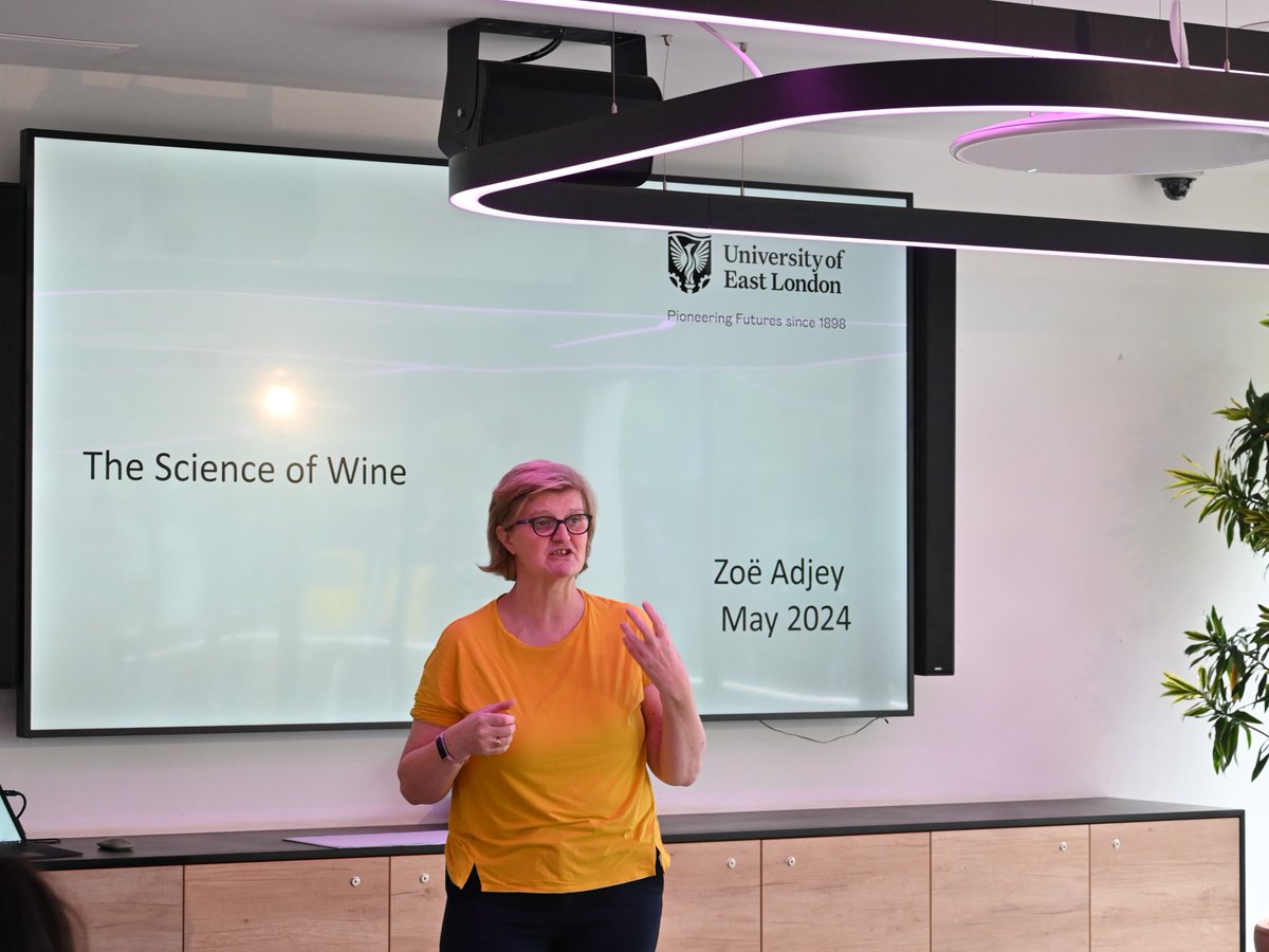 Let's investigate the science in our lives! 🔭 Our Royal Docks School of Business & Law flagship Year of Science event is in full swing, with eight engaging sessions throughout the day, from wine-making to robotics. Sign up 👉 app.geckoform.com/public/#/moder… @SBL_UEL #UELYearofScience
