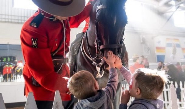 AUDIT @rcmpgrcpolice shows recruitment declining so sharply Mounties can’t spare constables for #MusicalRide. Hiring private equestrians to pose as police was contemplated but deemed too risky if public found out, says report. blacklocks.ca/short-staff-hi… #cdnpoli