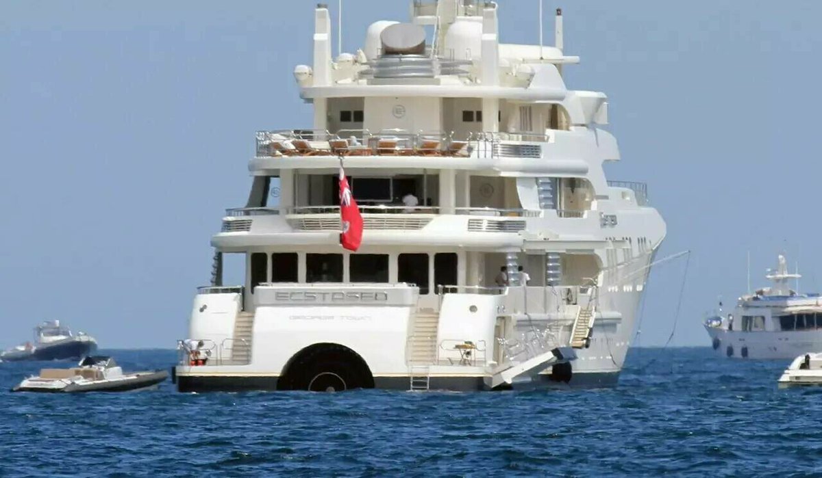 L'ancien yacht de l'oligarque russe Roman Abramovitch est de retour au mouillage sur la Côte d'Azur
➡️ l.nicematin.com/tZF