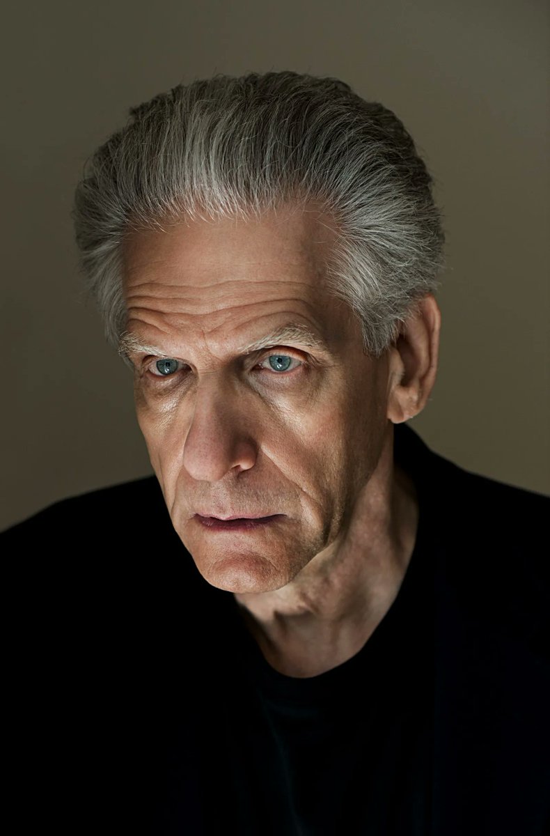 David Cronenberg: "I’m often watching movies in order to see dead people. I want to see them again, I want to hear them. And so cinema is in a way a kind of shrouded post-death machine, you know. In a way cinema is a cemetery."

Watch #TheShrouds teaser: thefilmstage.com/david-cronenbe…