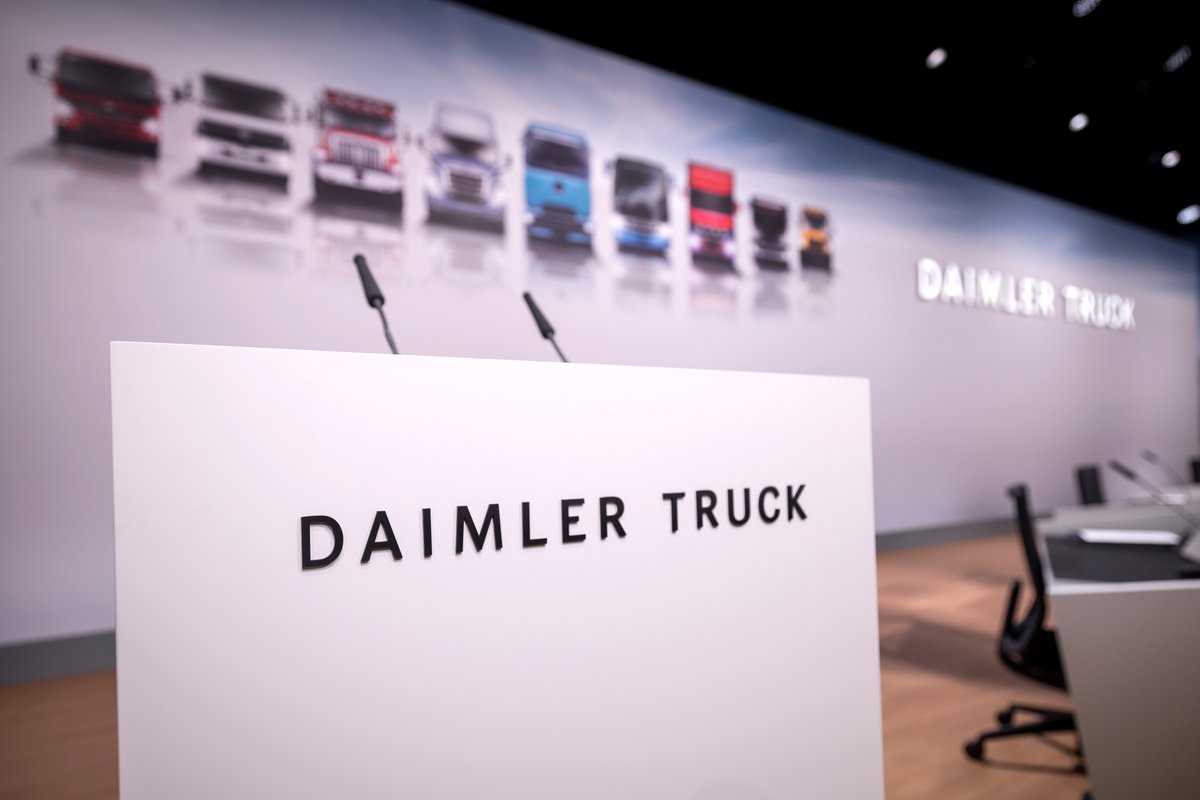 We are ready for tomorrow's Annual General Meeting.🚛🚌

Join the speeches of Joe Kaeser, Chairman of our Supervisory Board & our CEO Martin Daum on our website at 10:00 a.m.(CEST).

dth.ag/Agm2024

#DaimlerTruck #DTR0CK #WeAreDaimlerTruck