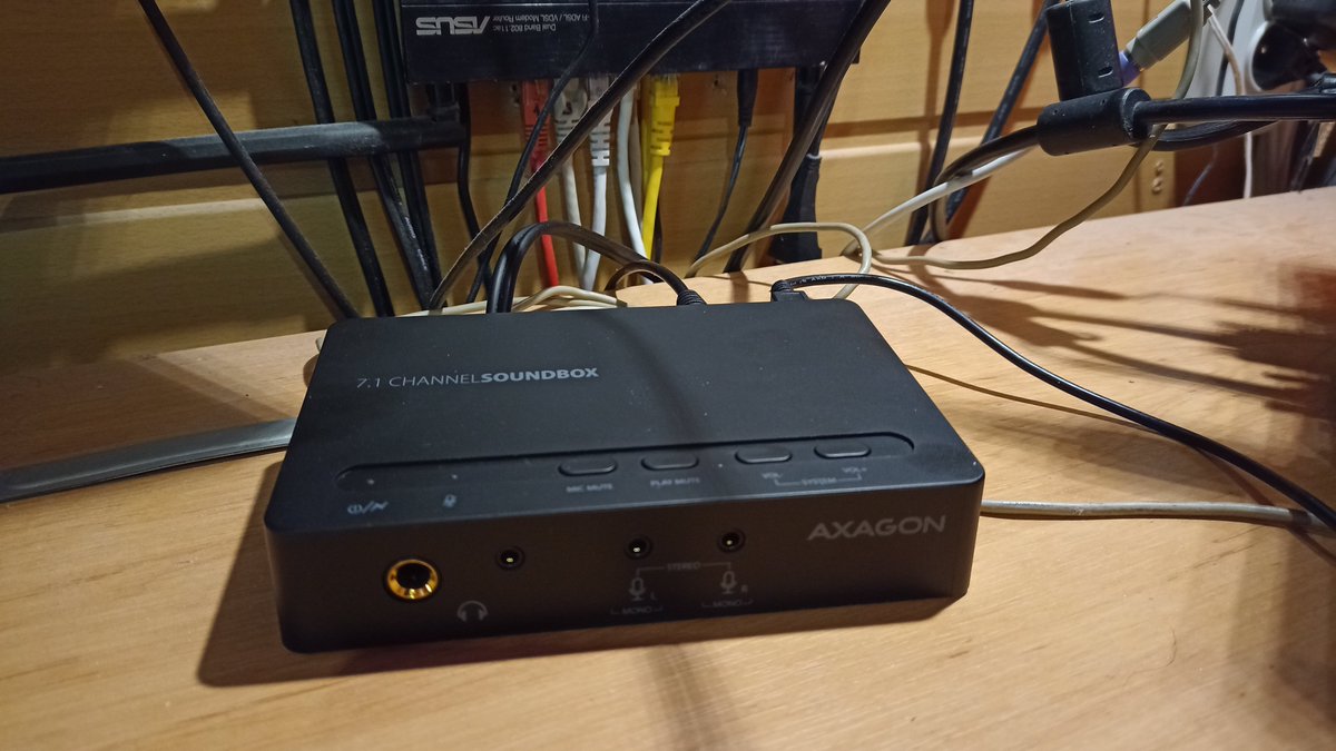 hajek_jaromir's tweet image. New toys. But not retro. Is for stream / recording computer. Asus Xonar AE and Axagon ADA-71 with optical in. BB ugly integrated realtek 🤔🤣 #soundcard #sound #computerparts #hardware #digital #axagon #asus