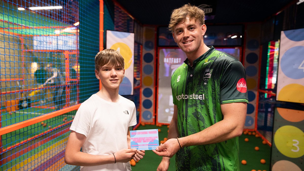 Making memories. 🦊💚

A special thank you to the #FoxesFamily who came down to our T20 Launch Night at @sixescc on Saturday. 🚀