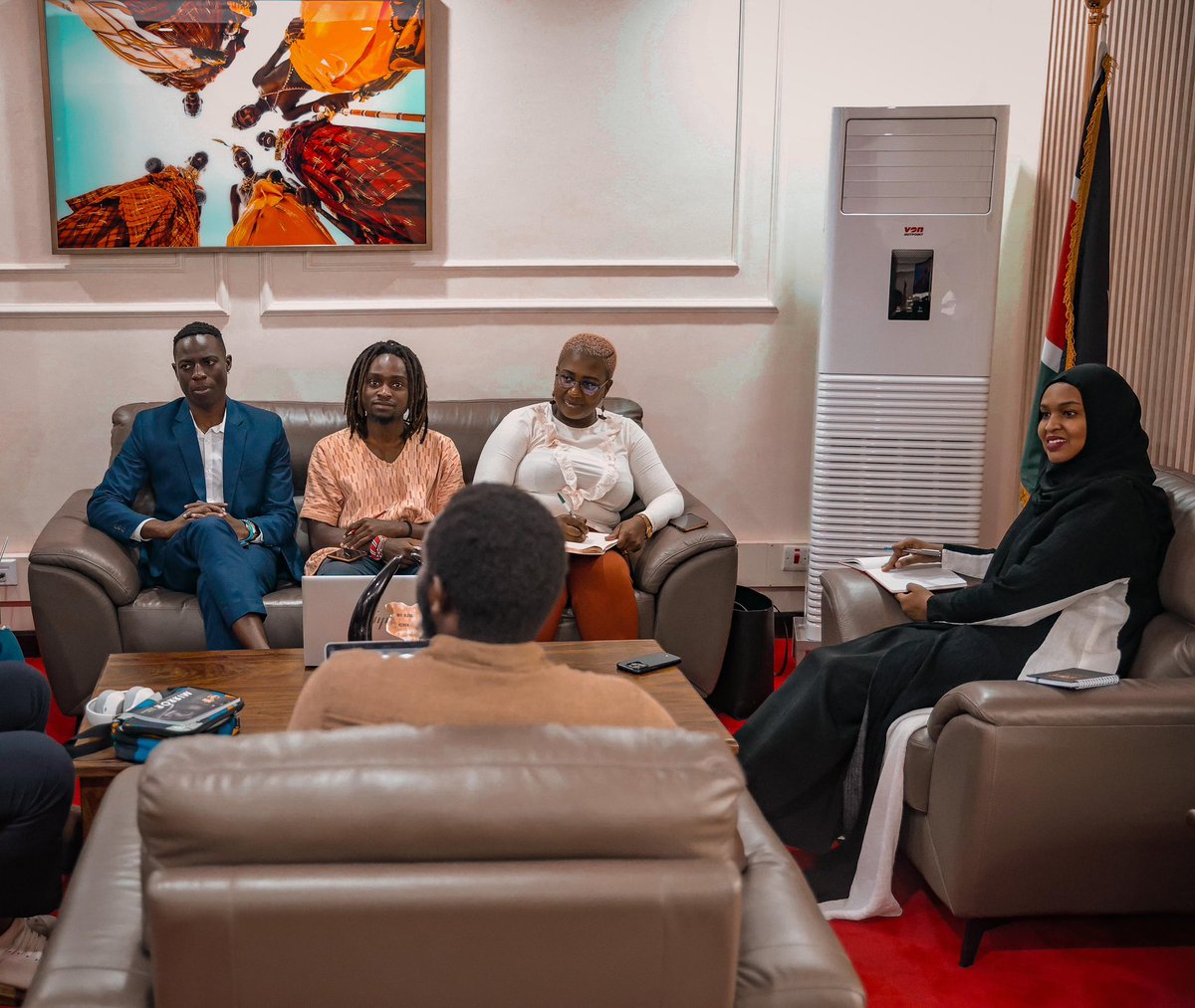 Arts and talent hold transformative value for Kenya, promoting creativity, cultural expression as well as economic empowerment. This morning, I convened a meeting with some of our talented and vibrant artists. We discussed their unique experiences and challenges within the arts…