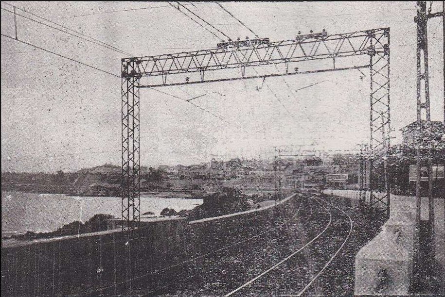 En 1924 se inauguró el tren eléctrico entre Santiago y Valparaíso, disminuyendo considerablemente las horas de viaje, gracias a la energía aportada por la Compañía Chilena de Electricidad. Un nuevo avance en tiempo y comodidad.