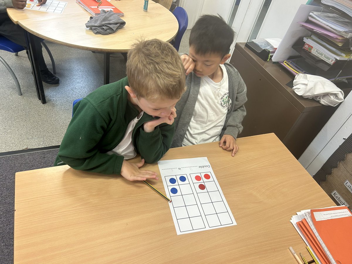 Today year 1 had a special Maths lesson taught by Mrs Dolling all about doubles! Did you know doubles is when you add two of the same numbers together? Well done year 1! #WeAreLeo #MPPAmaths
