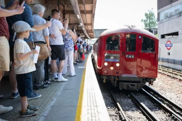 Piccadilly Line Special Heritage Train Journeys Return Trip across London in Art Deco style commences from Acton Town chiswickw4.com/default.asp?se…