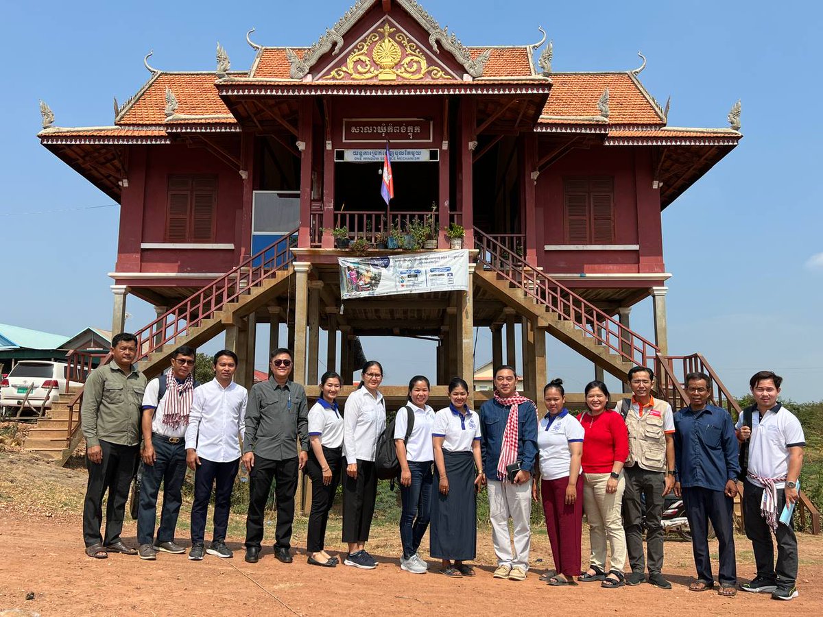 Our team met w commune councils & household participants of the #IDPoorProgramme to monitor how well of our supported #SocialProtection mechanisms are working to identify & support poor & at-risk households & to help them report any issues.
@UNDP &🇦🇺 support🇰🇭 to uplift the poor.