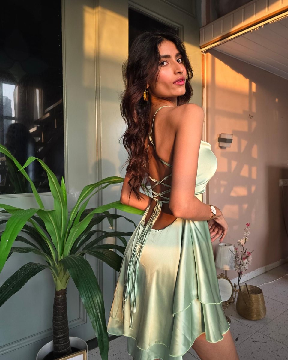 stargallery2020's tweet photo. #Neikitha #NikitaTiwari https://t.co/Aut9dR1F2q