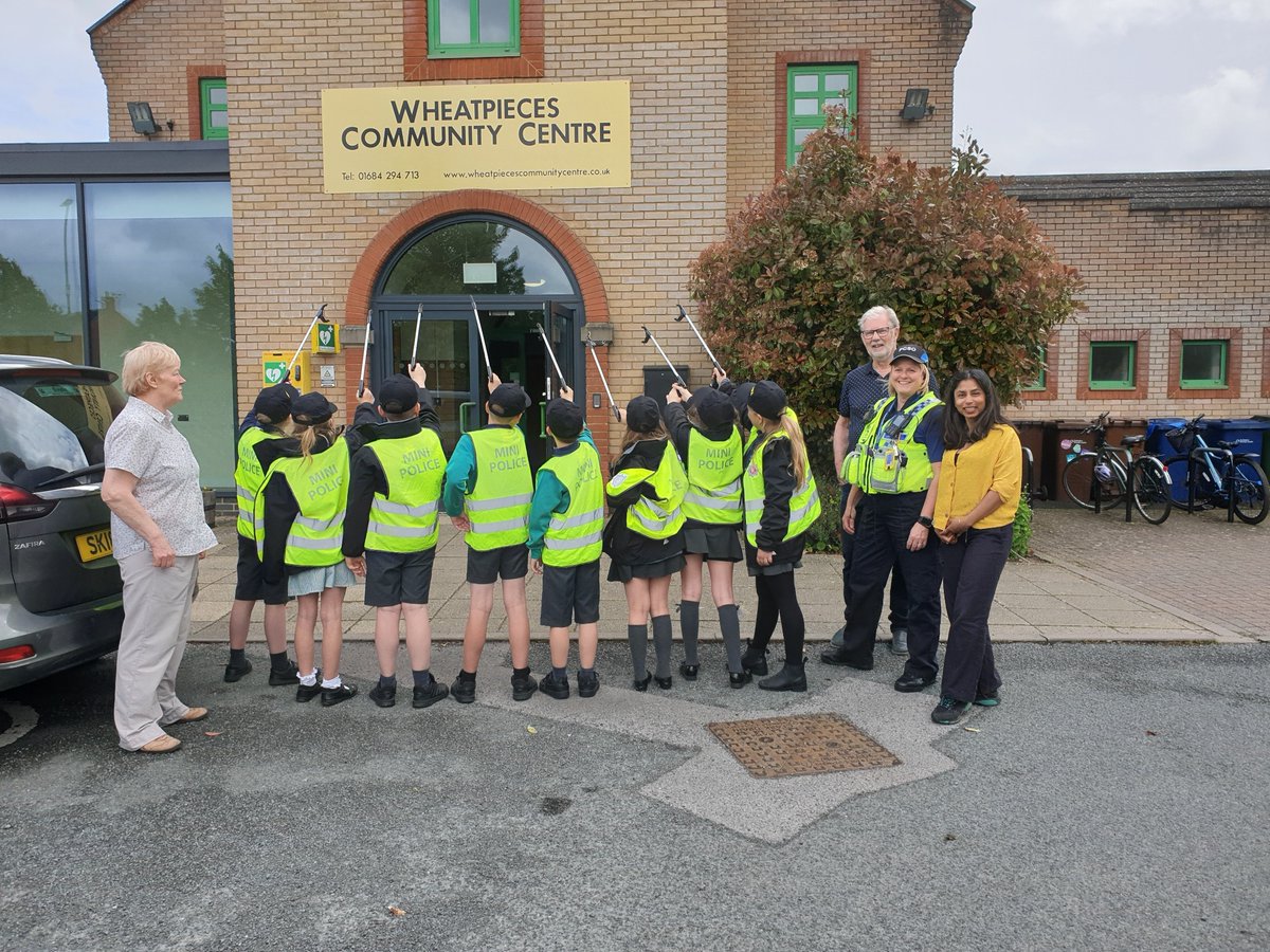 Lovely morning spent litter picking with #Johnmooreprimary #minipolice. We then  popped in to meet the local councillors at Wheatpieces community centre. Good work team.