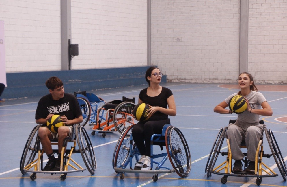 La Fundación CB Canarias estrena el proyecto ‘Visibilización Baloncesto Inclusivo y Adaptado’ 🏀🤩en centros escolares Son actividades para alumnos/as, familias, charlas y talleres, con monitores de baloncesto neurotípicos y neurodivergentes para una inclusión integral y REAL